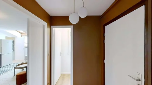 Quarto privado em 24 Pl. des Vosges, 54000 Nancy, France, imagem 8 de 19