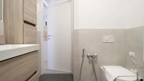 Apartamento inteiro em Via Ermes di Colloredo, 34, 33100 Udine UD, Italy, imagem 10 de 13