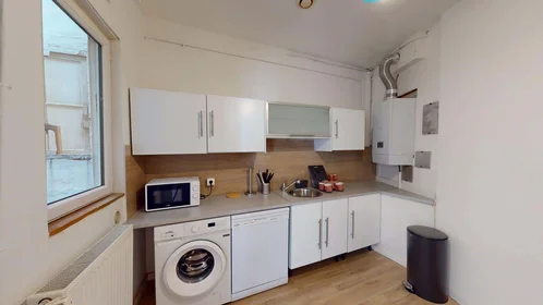 Entire apartment at 199 Rue du Rouet, 13008 Marseille, France, image 6 of 14