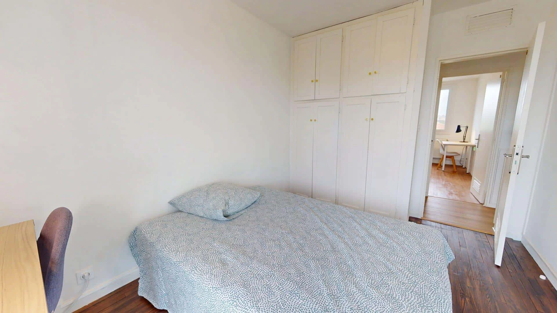 Habitación en apartamento estudiantil en alquiler en , completamente amueblado