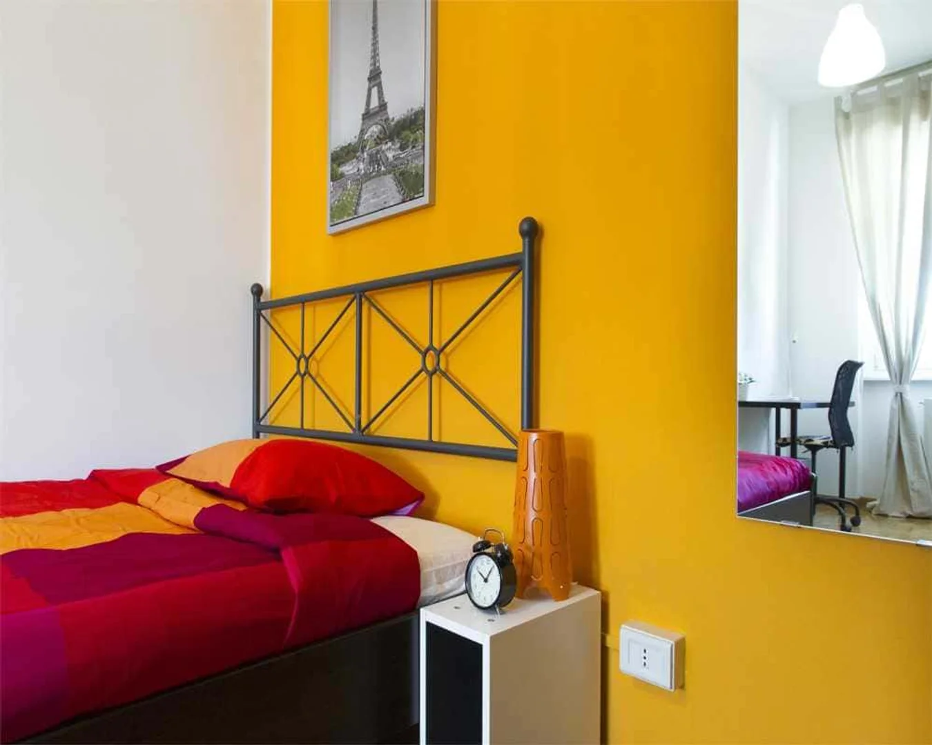 Budget-friendly student room close to campus in 