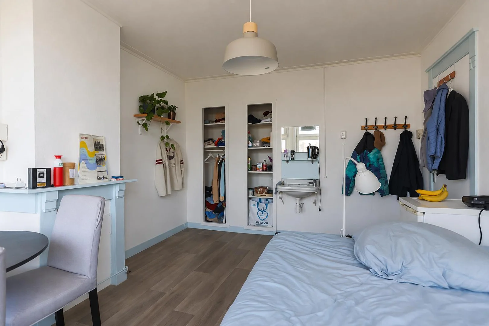 Quarto de estudante económico perto do campus em 