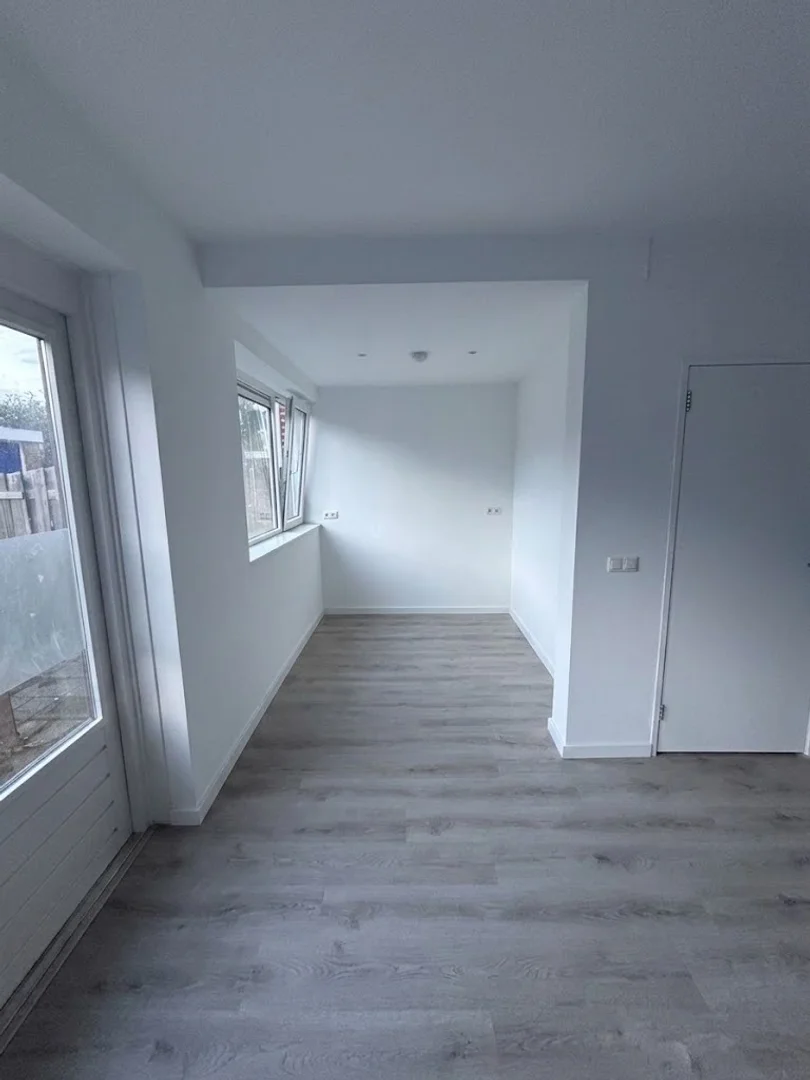 Asequible apartamento estudio con características esenciales en 