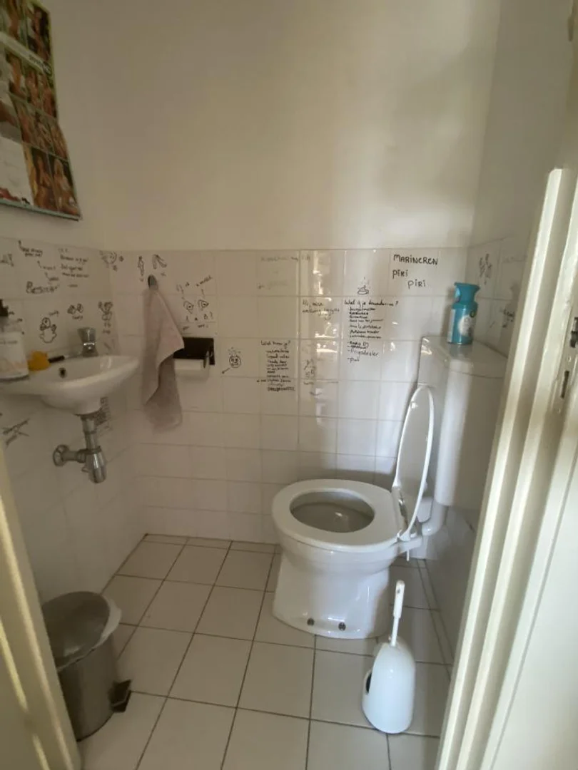 Habitación para estudiantes en  con área de estudio y facilidades compartidas