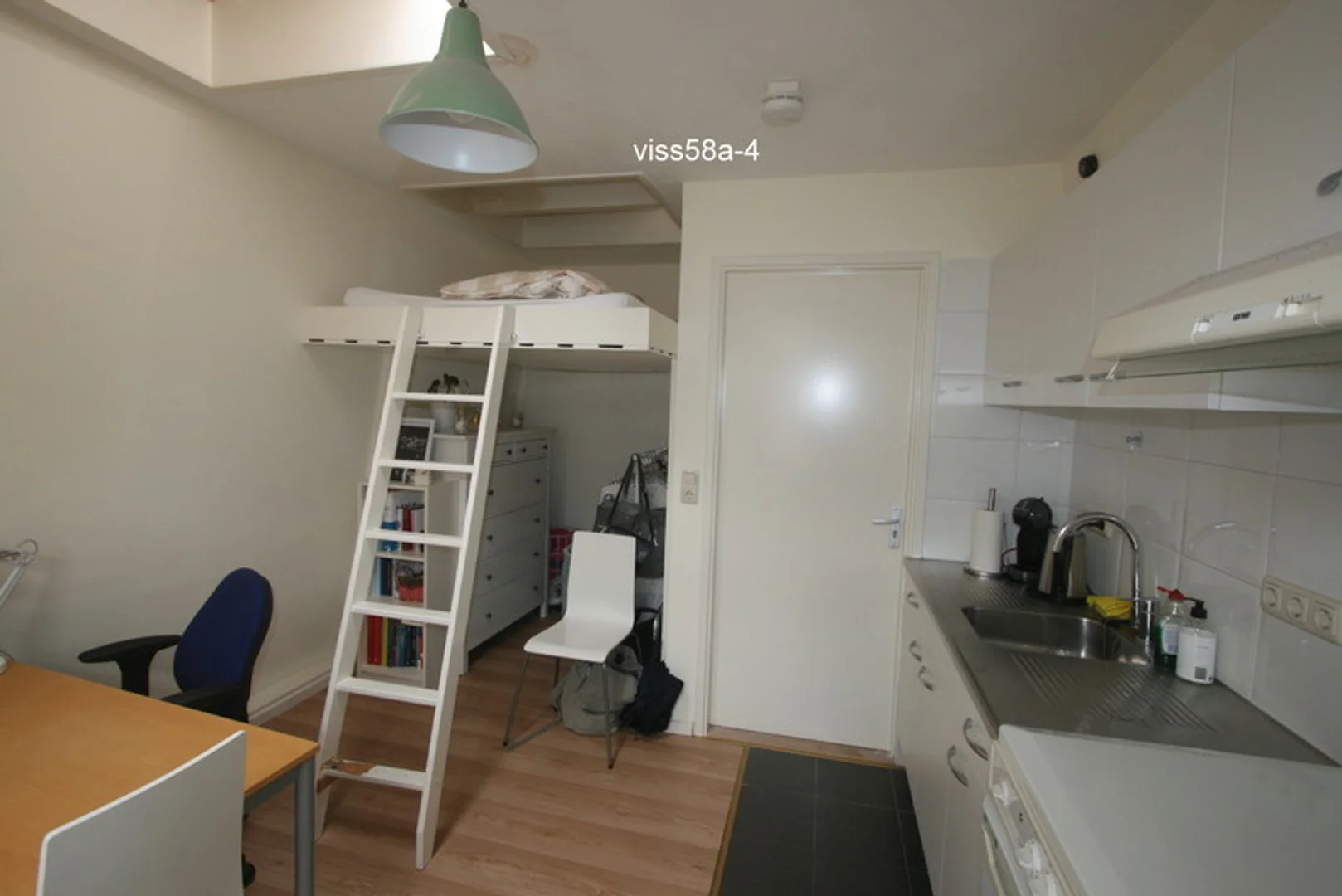 Affordable room for students with ample lighting in 