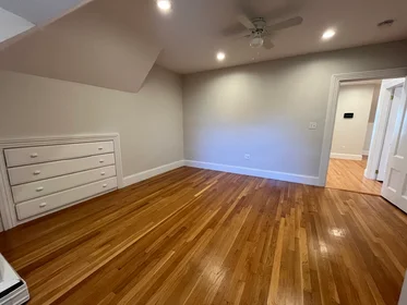 Apartamento inteiro em residência em 90, Lyndhurst St., Unit 5, Dorchester, Boston, MA, 02124, imagem 2 de 40