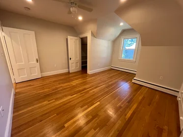 Apartamento inteiro em residência em 90, Lyndhurst St., Unit 5, Dorchester, Boston, MA, 02124, imagem 18 de 40