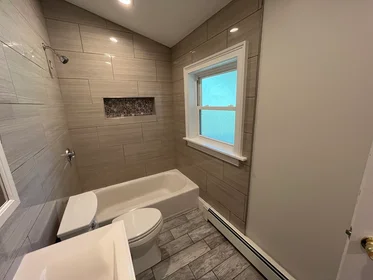 Apartamento inteiro em residência em 90, Lyndhurst St., Unit 5, Dorchester, Boston, MA, 02124, imagem 31 de 40