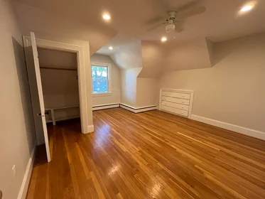 Apartamento inteiro em residência em 90, Lyndhurst St., Unit 5, Dorchester, Boston, MA, 02124, imagem 33 de 40