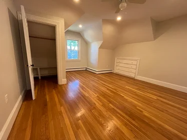 Apartamento inteiro em residência em 90, Lyndhurst St., Unit 5, Dorchester, Boston, MA, 02124, imagem 36 de 40