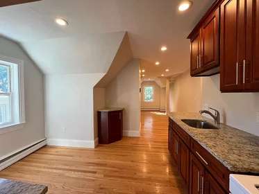 Apartamento inteiro em residência em 90, Lyndhurst St., Unit 5, Dorchester, Boston, MA, 02124, imagem 9 de 40