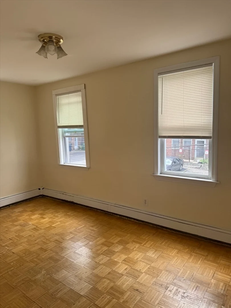 68, Gore St., Unit 2, East Cambridge, Cambridge, MA, 02141