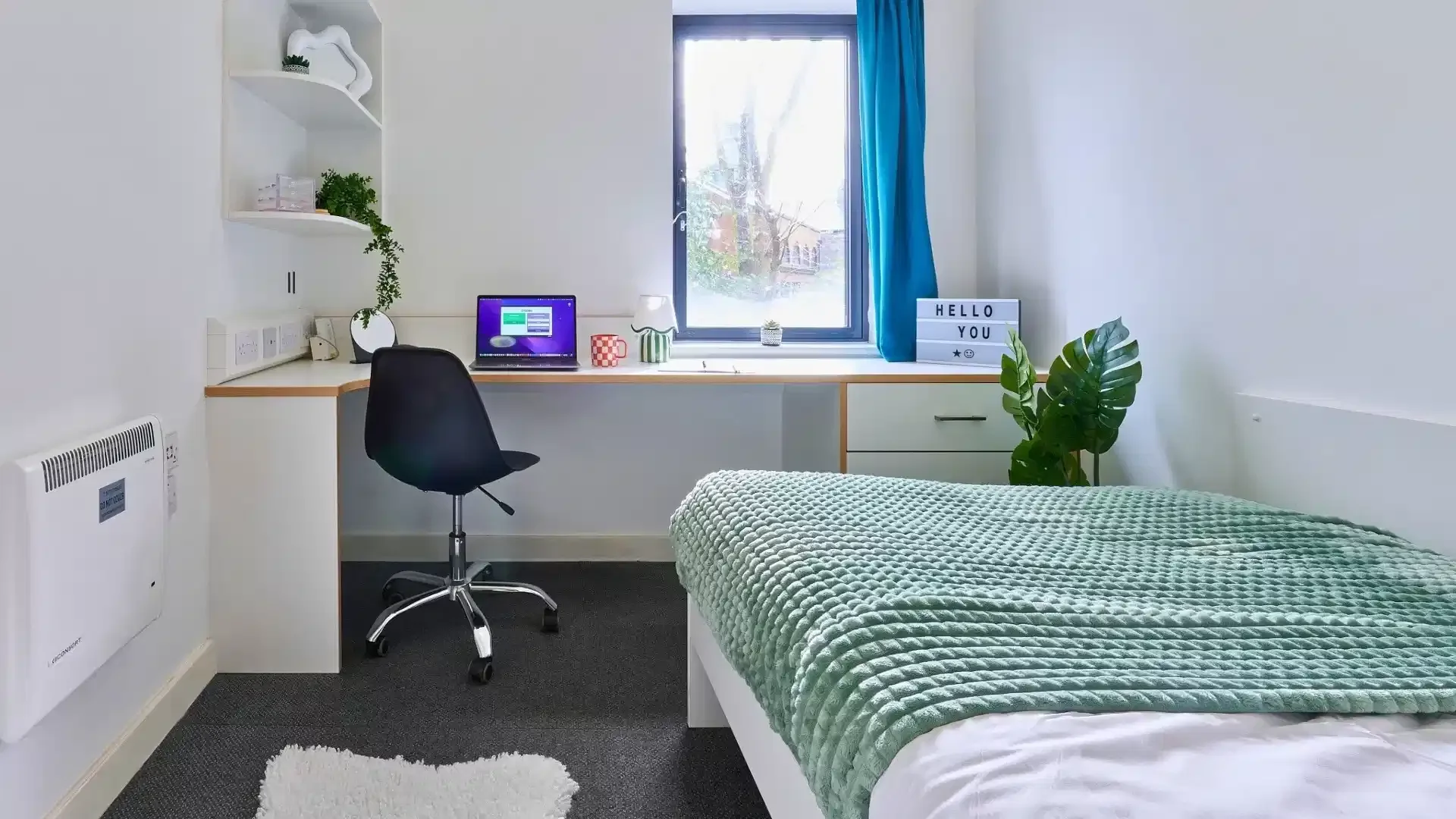 'de modern olanaklara sahip öğrenci dostu oda
