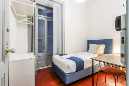 Privatzimmer in der Rua Tenente Ferreira Durão 10, Rc., bild 1 von 10