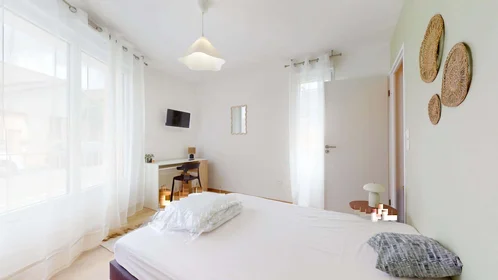 Habitación privada en 32 Rue Tarissan, 31400 Toulouse, France, imagen 1 de 18