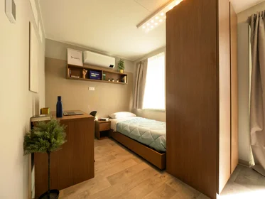 Chambre privée à Via Daniele Manin, 33100 Udine UD, Italy, image 17 de 19