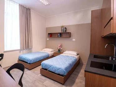 Chambre privée à Via Daniele Manin, 33100 Udine UD, Italy, image 3 de 19