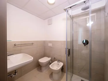 Chambre privée à Via Daniele Manin, 33100 Udine UD, Italy, image 5 de 8