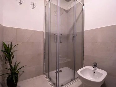 Chambre privée à Via Daniele Manin, 33100 Udine UD, Italy, image 8 de 8
