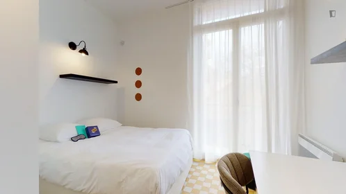 Chambre privée à rue Clinique, image 1 de 10