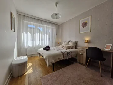 Habitación privada en Rue du Port, Centre, imagen 1 de 10