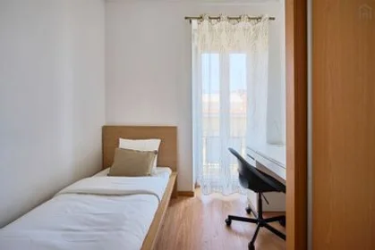 Stanza privata in Alameda - R. João de Menezes, 3º D, immagine 33 di 42