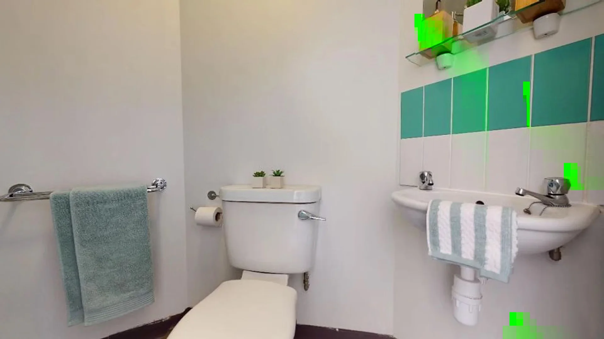 Comfortable and spacious student room in 