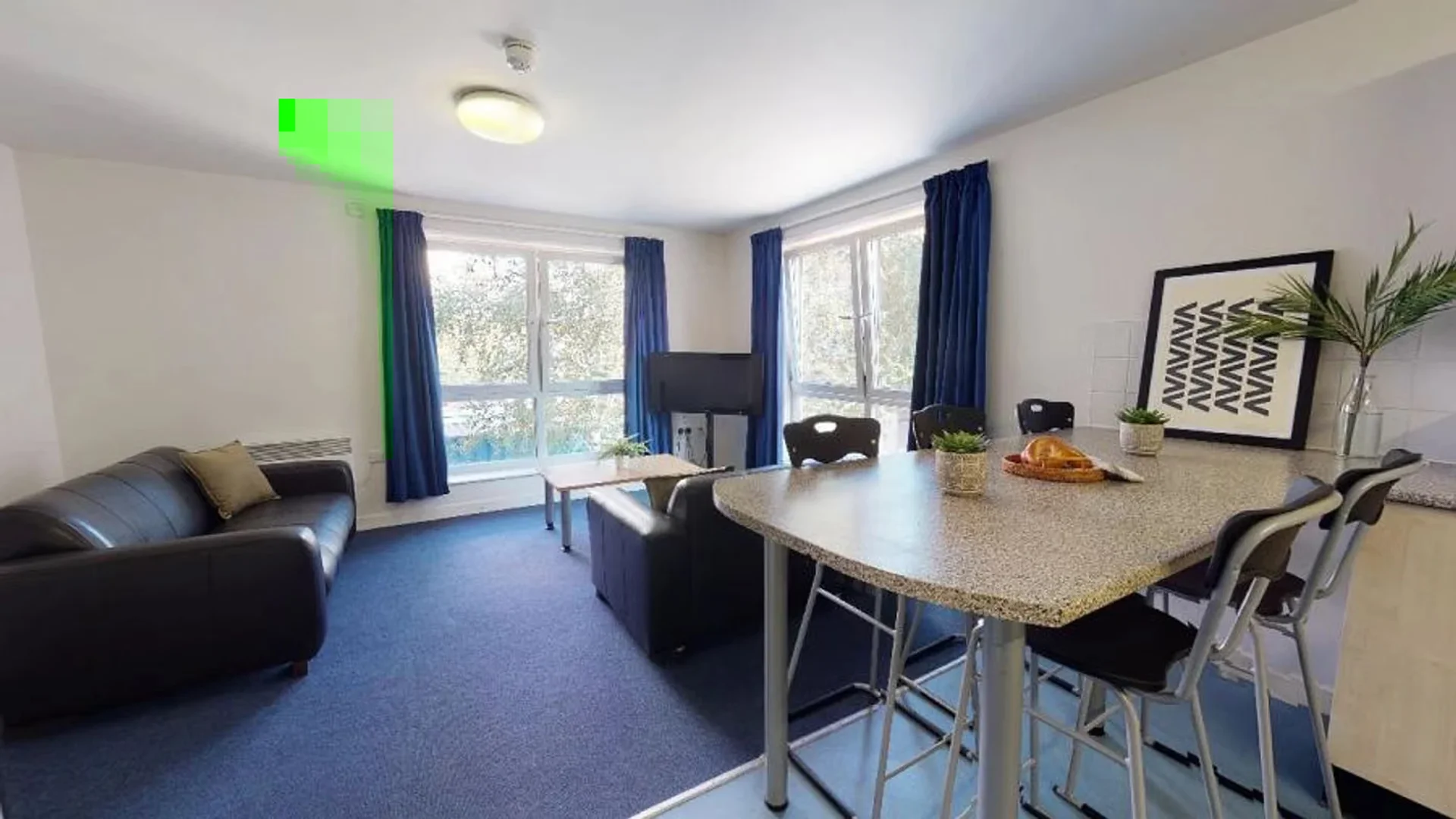 Economical student room with convenient location in 