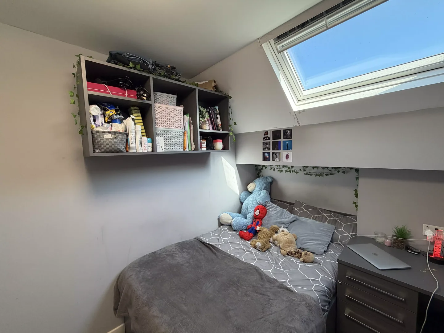 Quarto para alugar em apartamento de estudantes em , totalmente mobilado
