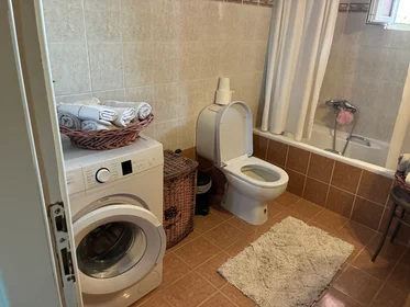 Quarto privado em Akrita Digeni 72a, Patra 264 42, Greece , Patras, , 264 42 Greece, imagem 16 de 30