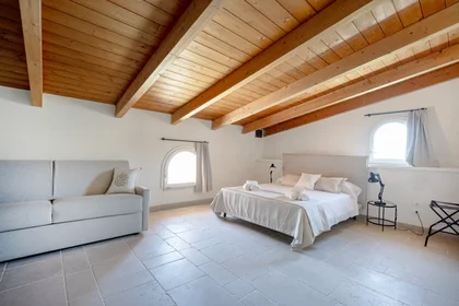 Logement entier à Piazza della Torre, Torre a Mare, image 1 de 10