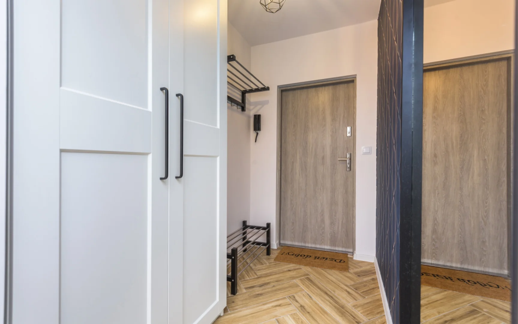 Chambre d'étudiant à avec espace d'étude et installations communes