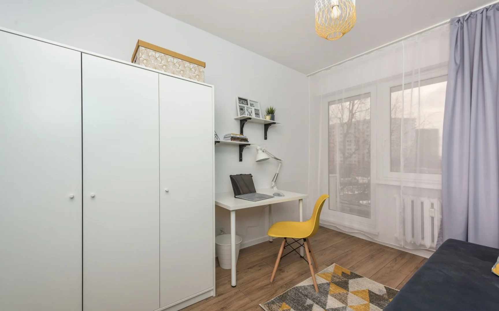Room for rent in student apartment in , fully furnished