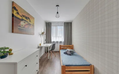 {area} de çift kişilik yataklı kiralık oda