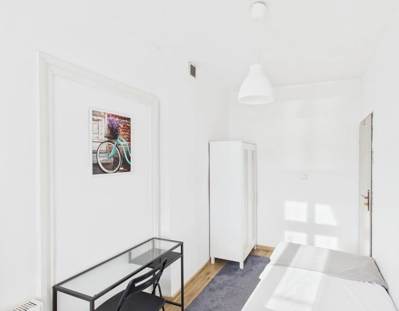 Habitación asequible para estudiantes con buena iluminación en 