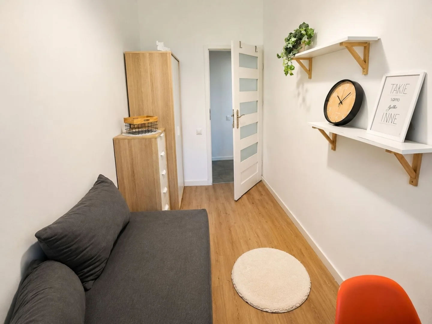 Habitación estudiantil económica cerca del campus en 