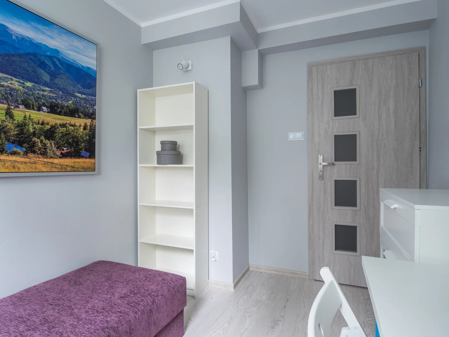 Habitación asequible para estudiantes con buena iluminación en