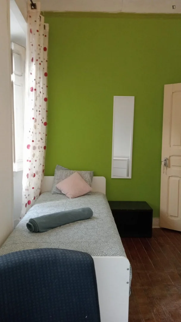 Chambre d'étudiant confortable et spacieuse dans 