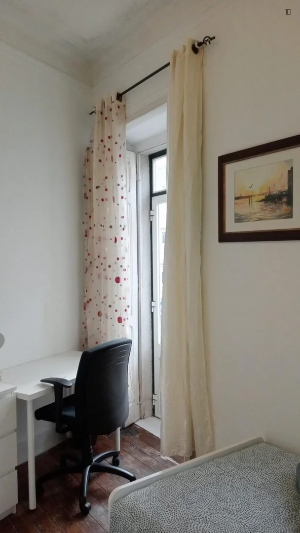 Chambre d'étudiant confortable et spacieuse dans 