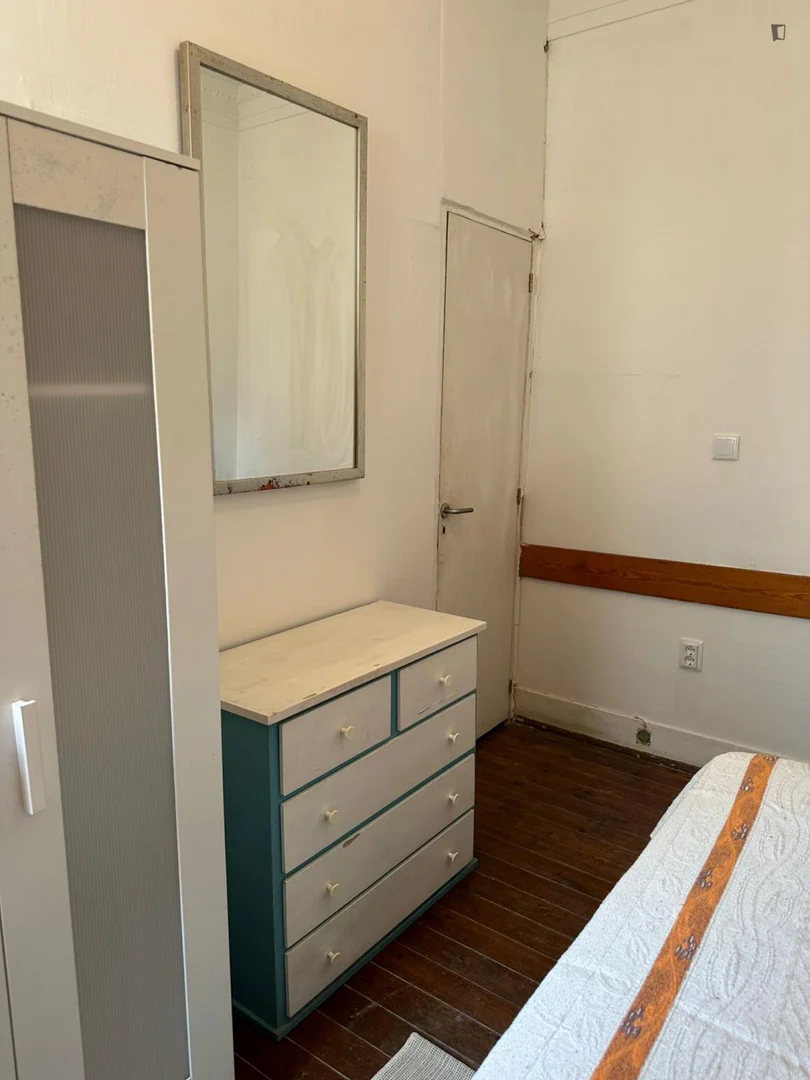 Chambre d'étudiant économique avec emplacement pratique dans 