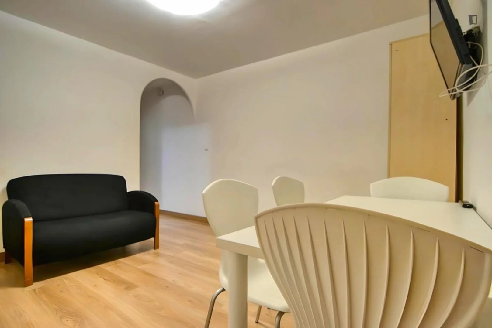 Stanza in affitto in appartamento per studenti a , completamente arredata