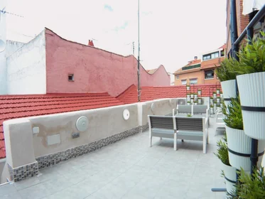 Stanza privata in Calle de Almendrales, immagine 6 di 16