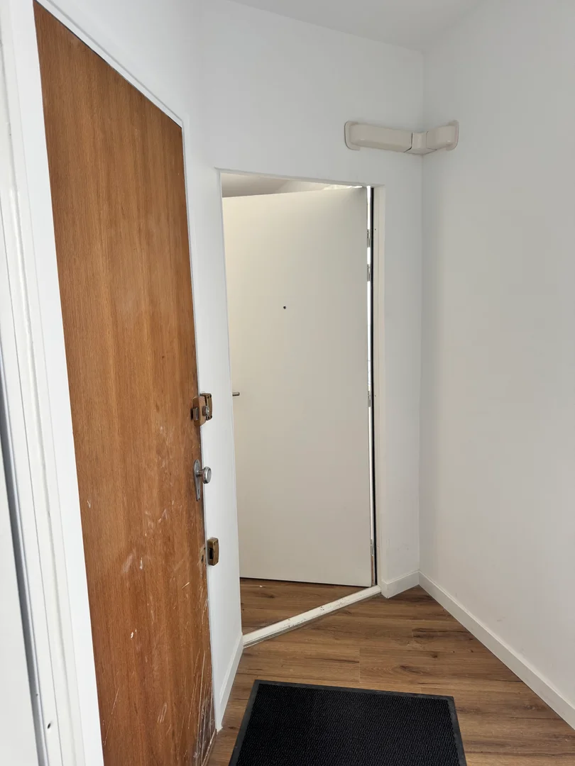  bölgesindeki öğrenciler için tam donanımlı stüdyo daire