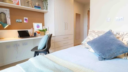 Chambre privée à Torwood Cl, Coventry CV4 8AE, United Kingdom, image 1 de 10