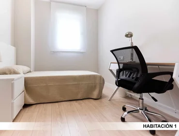 Habitación privada en Avenida de las Universidades 6, imagen 1 de 10