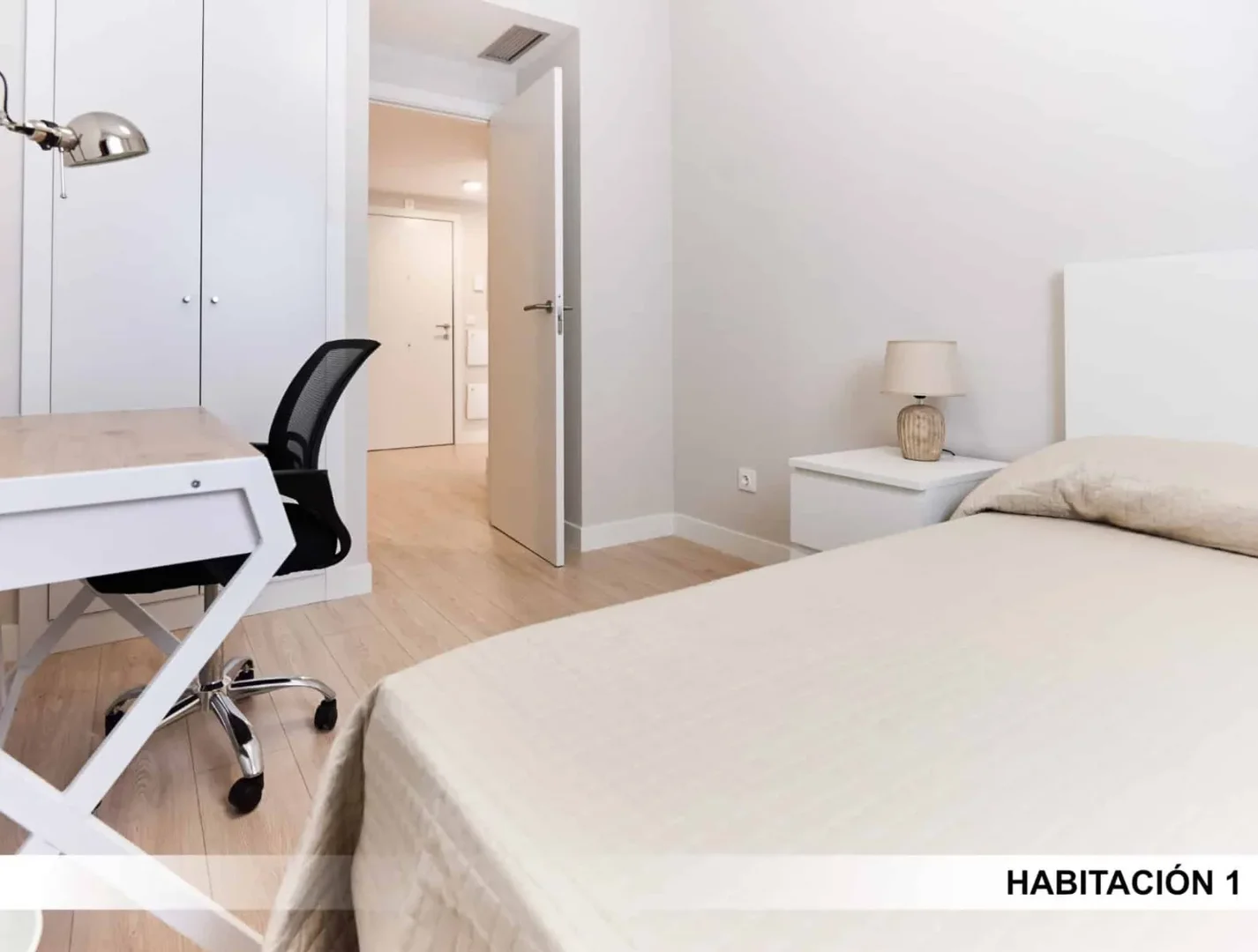 Habitación estudiantil económica con ubicación conveniente en 