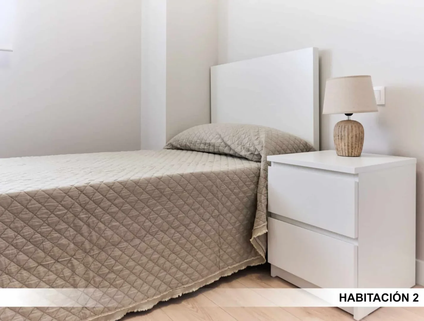 Habitación para estudiantes en  con modernas comodidades