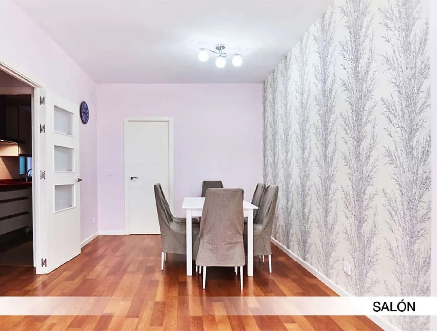 Quarto amigo do estudante em  com comodidades modernas