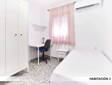 Habitación privada en Plaza Aljarafe 8, imagen 1 de 10