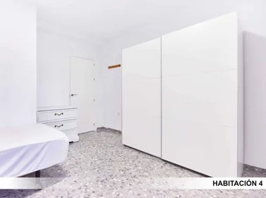 Prywatny pokój Plaza Aljarafe 8, obraz 3 25